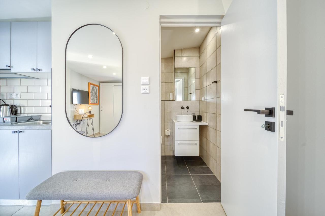 Chic Rooftop Studio W/ Terrace - Near Acropolis Athens Ngoại thất bức ảnh